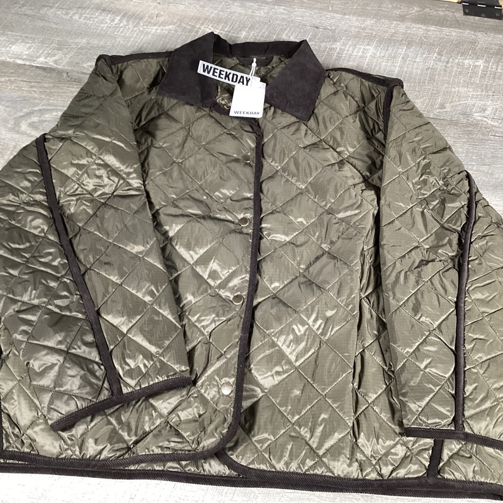 Weekday quilted jacket with contrast collar in dark brown Womens Size L Casual - Picture 2 of 10